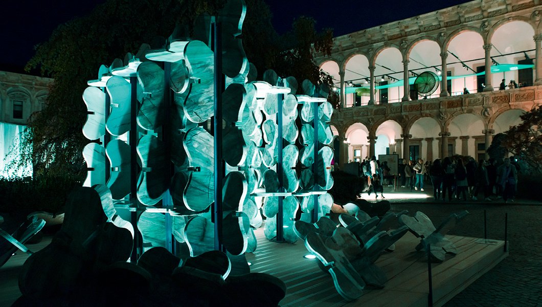 Techno e WeLight illuminano il Giardino di Pietra durante la Milano Design Week
